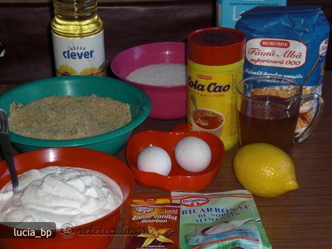 Pastel con Crema de Nueces Tostadas y Crema Agria