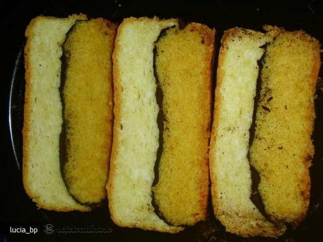 Kuchen mit Weißer und Gelber Basis