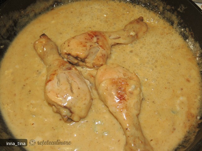 Chicken with Gorgonzola Sauce