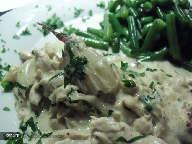 Chicken with Shallots, Sour Cream, and Cut Beans