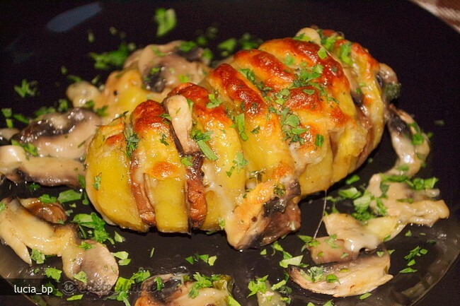 Pommes de Terre Au Four avec Fromage et Champignons