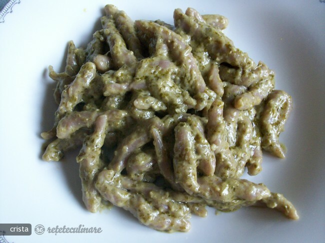 Trofeo de Harina de Castañas con Pesto de Albahaca