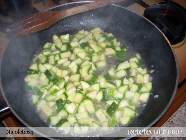 Pasta with sausage and zucchini