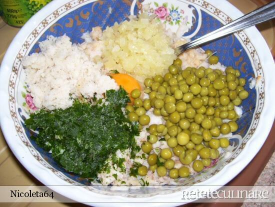 Fish meatballs with mayonnaise salsa